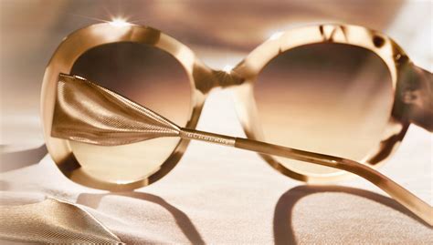 Luxottica and Prada renew eyewear license agreement.